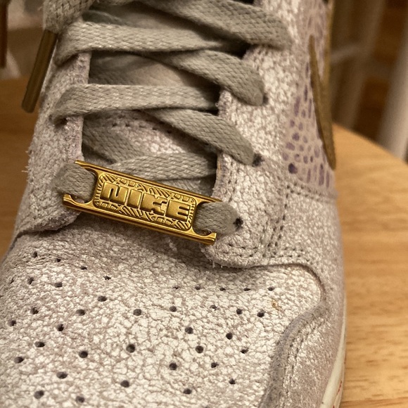 NIKE- LADIES SKY HIGH- sneaker wedge- size 6 - Picture 3 of 6